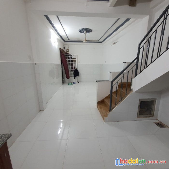 Bán gấp nhà hẻm 1 sẹc đường hải thượng lãn ông, p.14, q.5 - giá: 3.6 tỷ