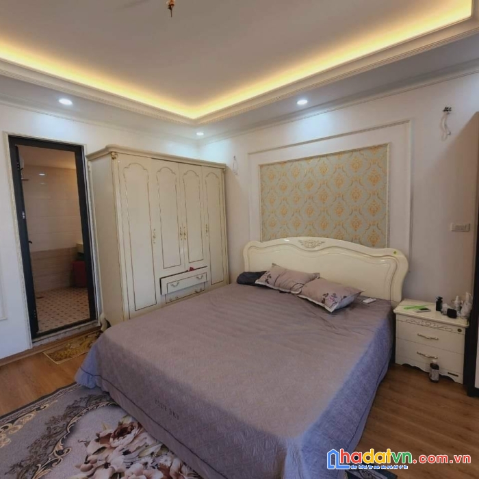 Đống đa, nhà đẹp hoàng cầu 62m 6 tầng. mt6.5m. vỉa hè, kinh doanh, phân lô, oto. chỉ 16 tỷ.