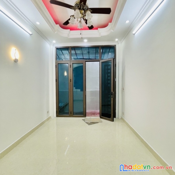 Bán nhà ngõ quỳnh hai bà trưng 42m2 x 4 tầng, mt 3.6m giá 4 tỷ