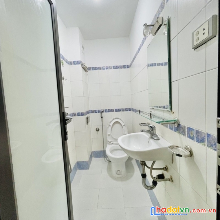 Bán nhà ngõ quỳnh hai bà trưng 42m2 x 4 tầng, mt 3.6m giá 4 tỷ