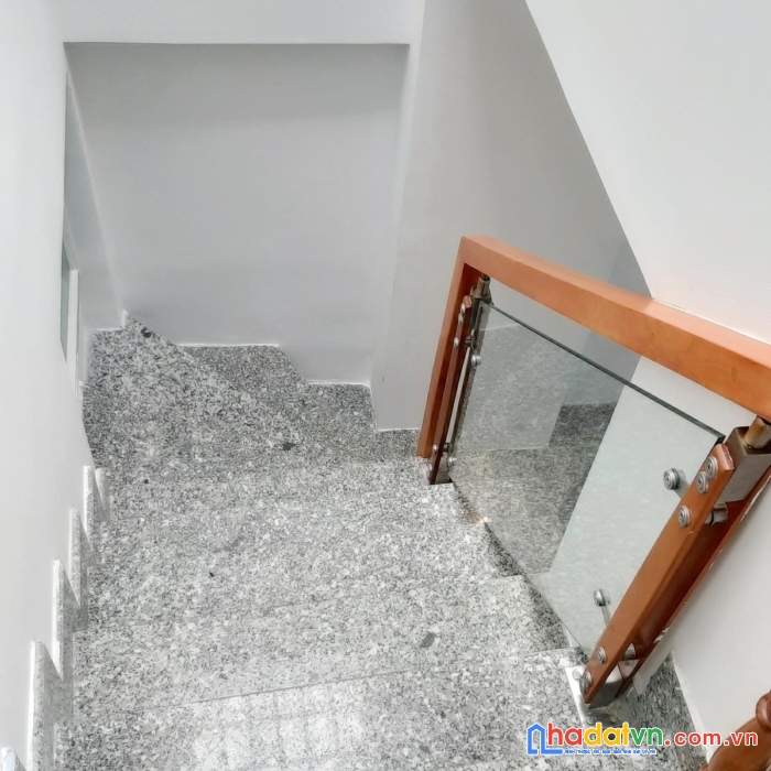 Nhà 2 tầng mới đường tạ quang bửu p3q8. giá 4,18 tỷ tl