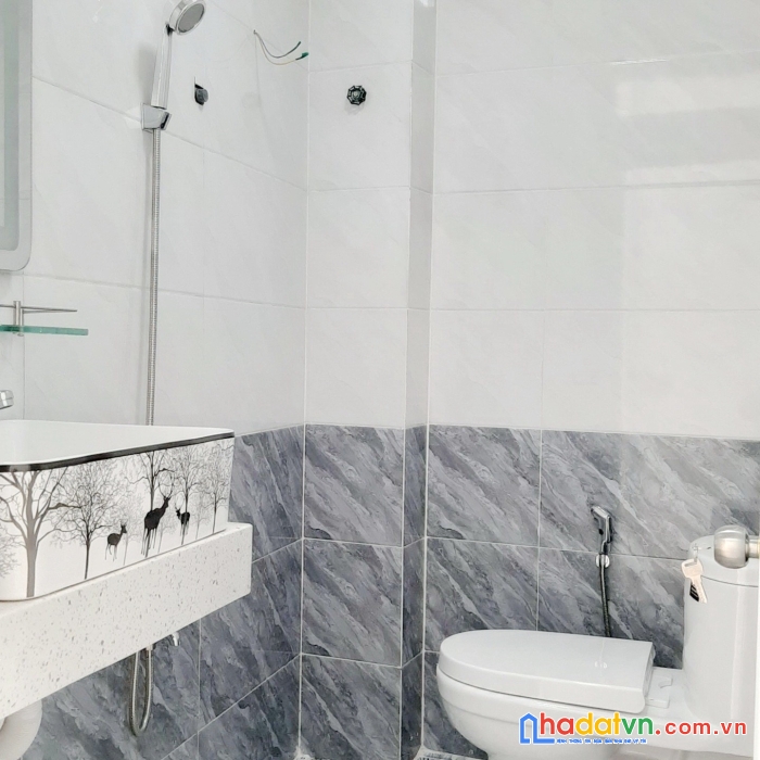 Nhà 2 tầng mới đường tạ quang bửu p3q8. giá 4,18 tỷ tl