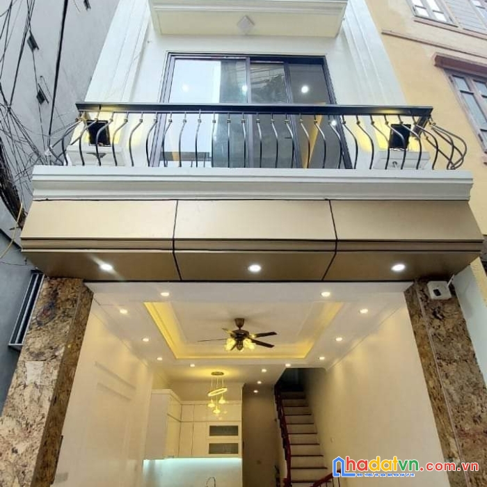 Hiếm nhỉnh 5 tỷ có nhà 5 tầng mới - lô góc - thang máy - ô tô  vào nhà - làm văn phòng nhỏ - kinh