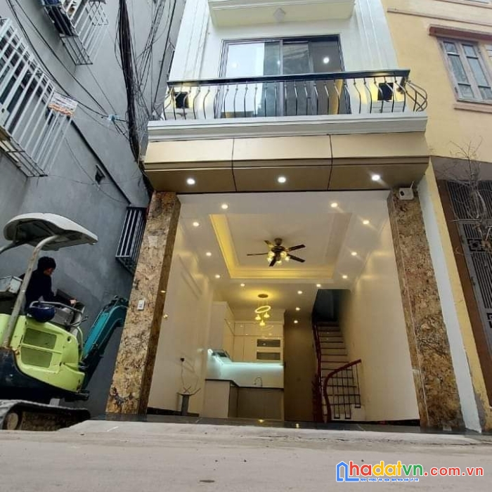 Hiếm nhỉnh 5 tỷ có nhà 5 tầng mới - lô góc - thang máy - ô tô  vào nhà - làm văn phòng nhỏ - kinh