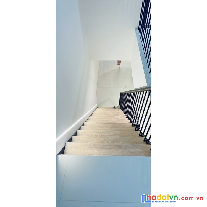 Hot hot chính chủ cần bán gấp căn nhà- giá cực rẻ tại thị trấn hóc môn- tp hcm