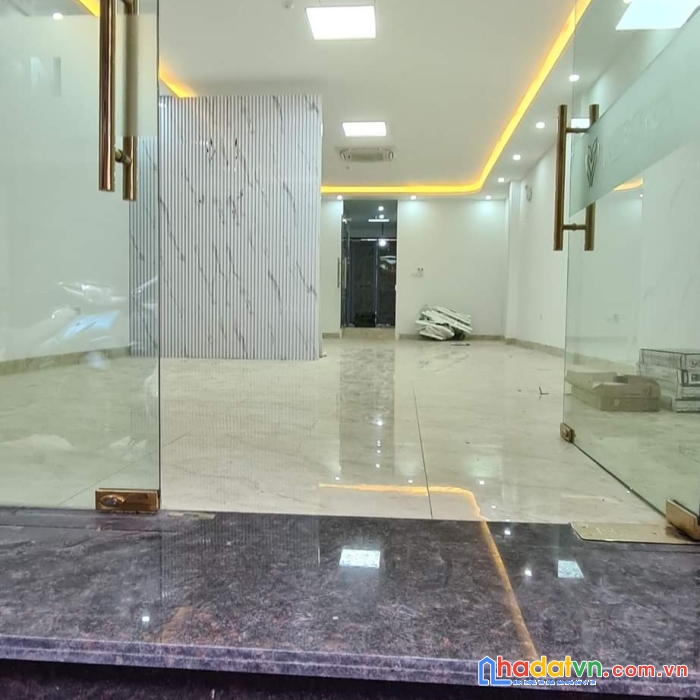 Bán cắt lỗ căn nhà hoàng quốc việt, võ chí công, cầu giấy.