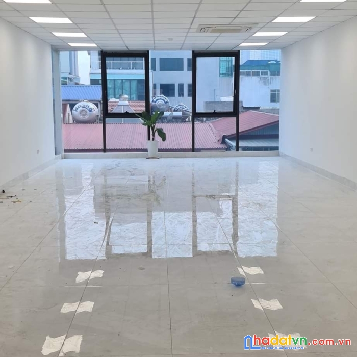 Bán cắt lỗ căn nhà hoàng quốc việt, võ chí công, cầu giấy.