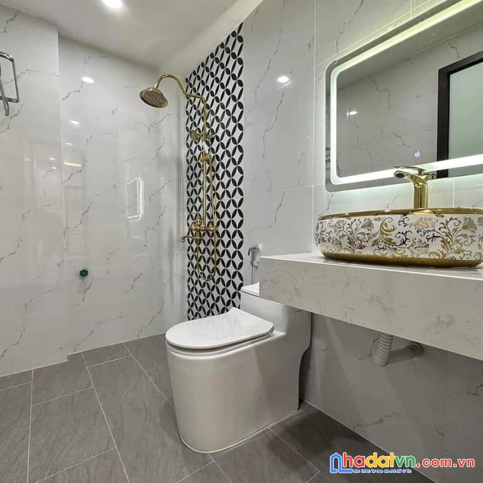 Bán cắt lỗ căn nhà hoàng quốc việt, võ chí công, cầu giấy.