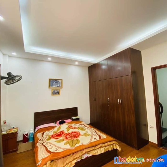 Siêu vip_ xem ngay nhà cầu giấy đẹp cạnh ô tô tránh, 2 mặt ngõ 40m2, 5 tầng chỉ 5.5 tỷ