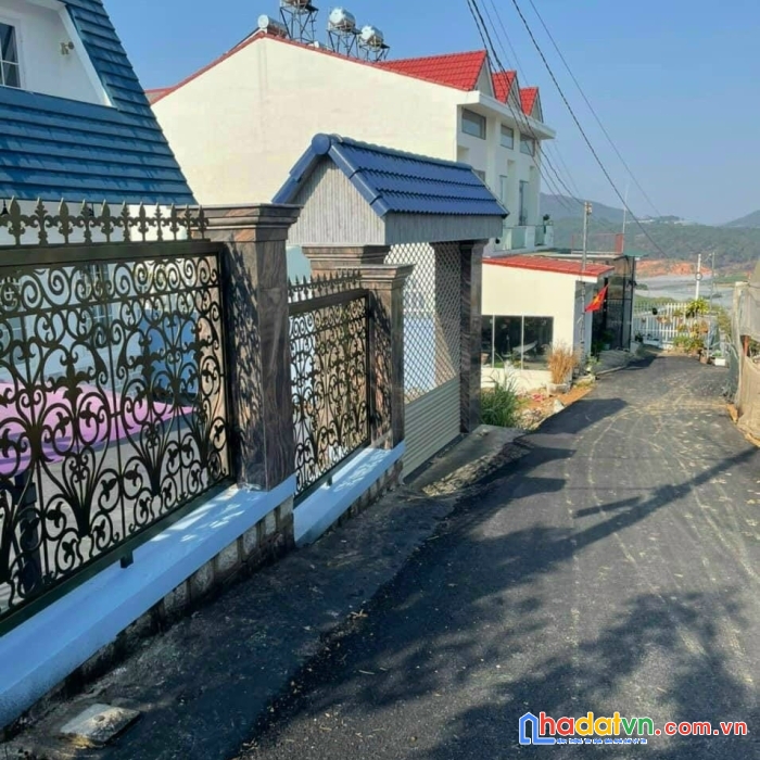 Hàng ngộp cho nhà đầu tư đây ạ! giảm sock bán gấp lô đất view đẹp 1400m2 giá chỉ còn 9 tỷ đường