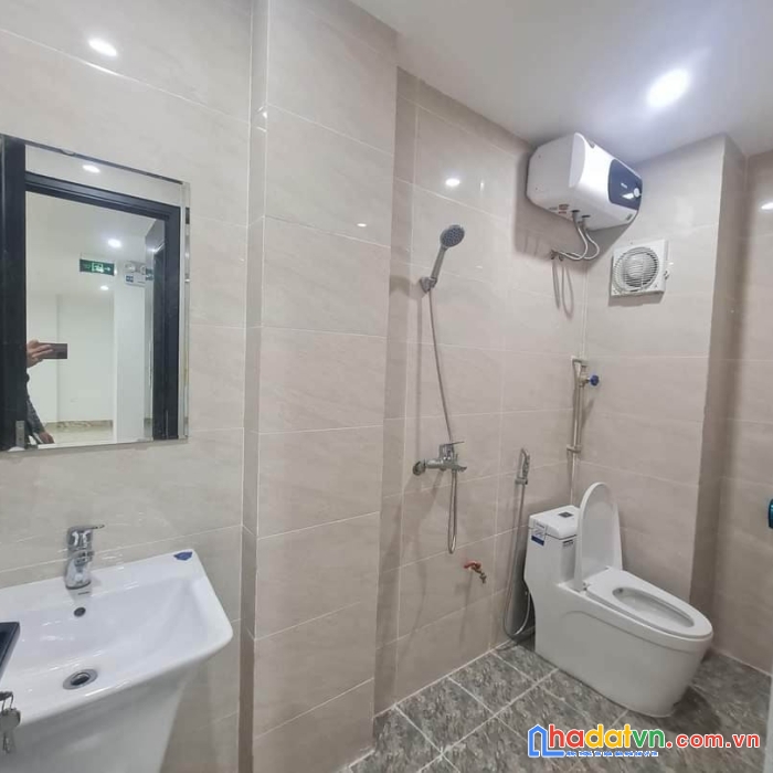 Bán tòa vp mặt phố trung hòa, cầu giấy 45m 8t mt6.5m. vỉa hè 5m. kinh doanh. 25.8 tỷ