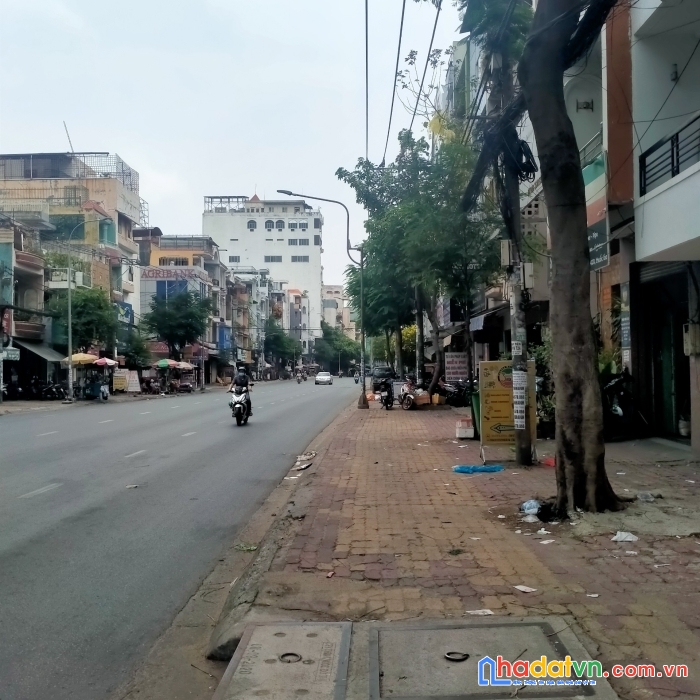 Bán nhà mặt tiền quận bình thạnh , đường đinh bộ lĩnh p26 , dt 80m2 , giá15 tỷ .