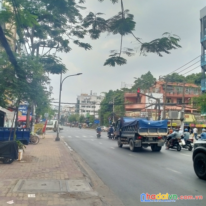 Bán nhà mặt tiền quận bình thạnh , đường đinh bộ lĩnh p26 , dt 80m2 , giá15 tỷ .