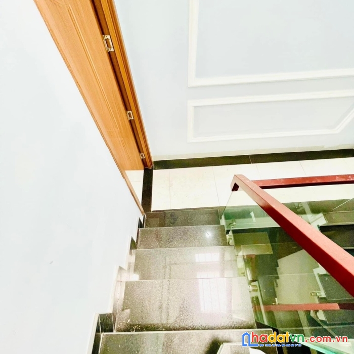 Bán nhà mới 4 tầng đường phạm đăng giảng, hẻm xe hơi, 51m2 chỉ 5.6 tỷ, nhà mới ở ngay.