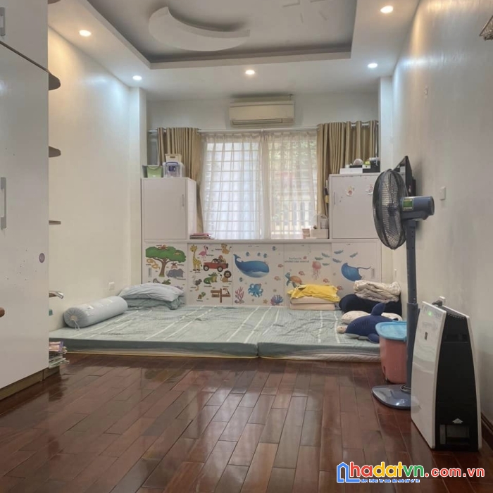 Nhà hoàng hoa thám. 46m2 6t. mt4.3m. cách ô tô 50m. ngõ thông. kinh doanh tốt. thang máy. giá: 8.5