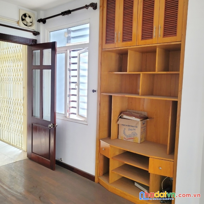 Cho thuê nnc đường nội bộ khu bình phú p10.q6. giá 20 triệu