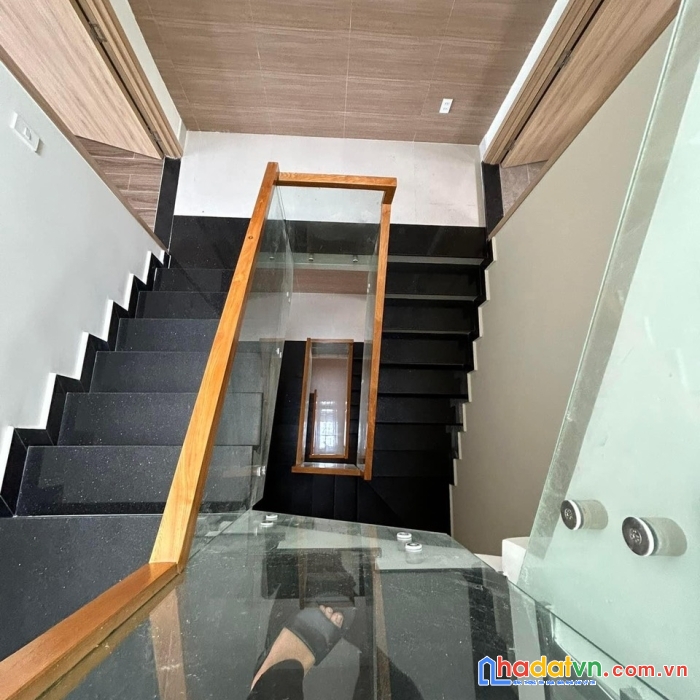 Chính chủ bán nhà mới 4 tầng đường hồ văn long, hẻm 3 xe tải tránh, 66m2 chỉ 6.1 tỷ