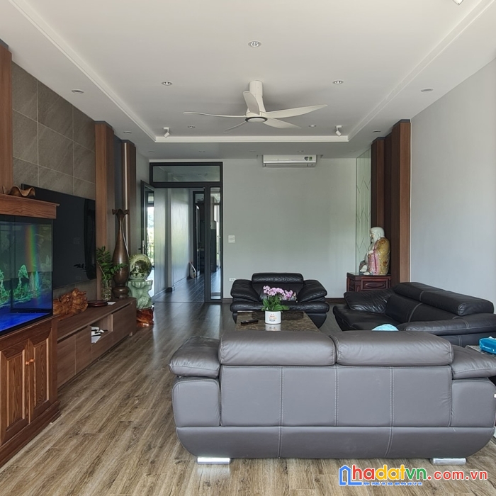 Siêu phẩm mặt phố nguyễn văn cừ, 6 tầng, thang máy, cạnh liền kề của vingroup, 100m2, 28 tỷ