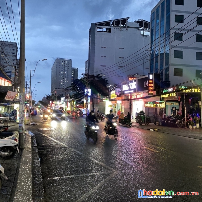 Bán nhà mặt tiền nguyễn xí bình thạnh 920m2 giá 80 tỷ