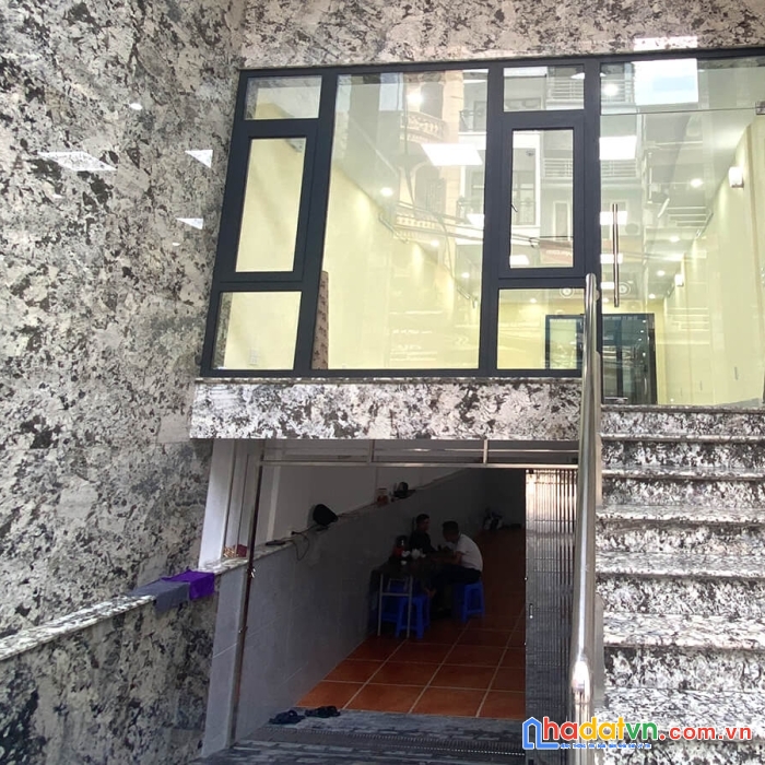 Bán gấp tòa nhà 9 tầng mặt phố nguyễn ngọc nại.vị trí đắc địa.dt 115m2. giá 38 tỷ