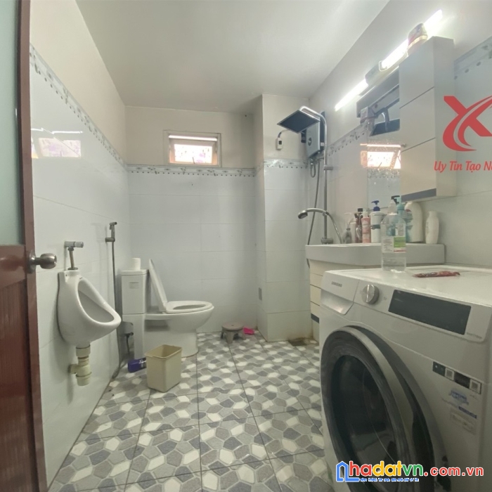 Chủ quá kẹt cần bán gấp nhà 1 trệt 2 lầu ngay đại học mở long bình tân, biên hòa