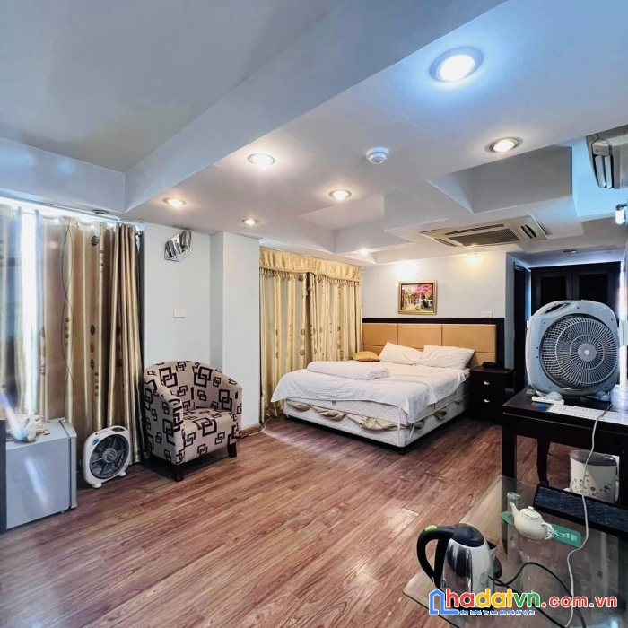 Bán tòa nhà mặt phố bà triệu, 118m, 13 tầng, mặt tiền 5.2m, kinh doanh dòng tiền 7