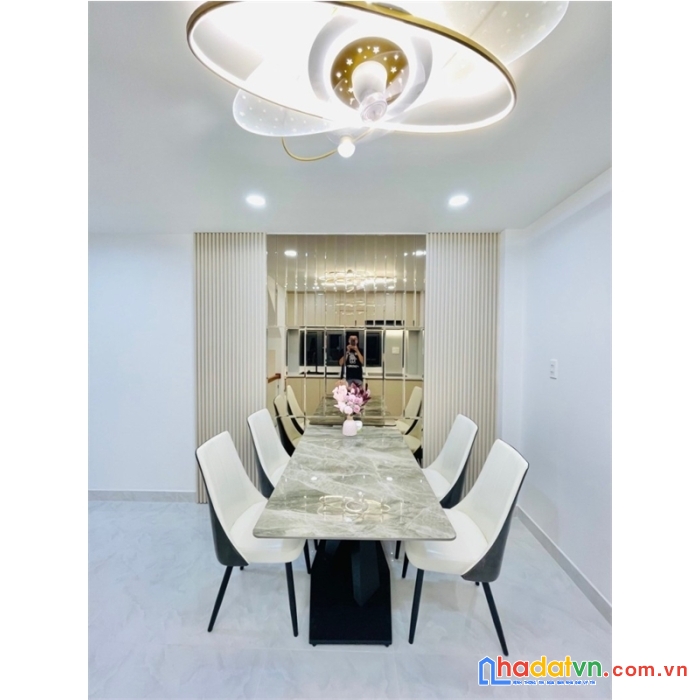 Bán nhà khu vip hxh hoàng hoa thám - 5 tầng- mới sang chảnh - chỉ 6 tỷ xíu