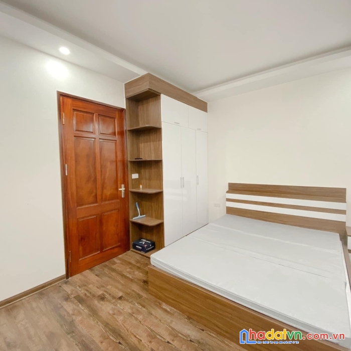 0904.688.633  bán nhà phố trần thái tông cầu giấy 55m2, 6 tầng lô góc, 3 thoáng, nhà mới hiện đại
