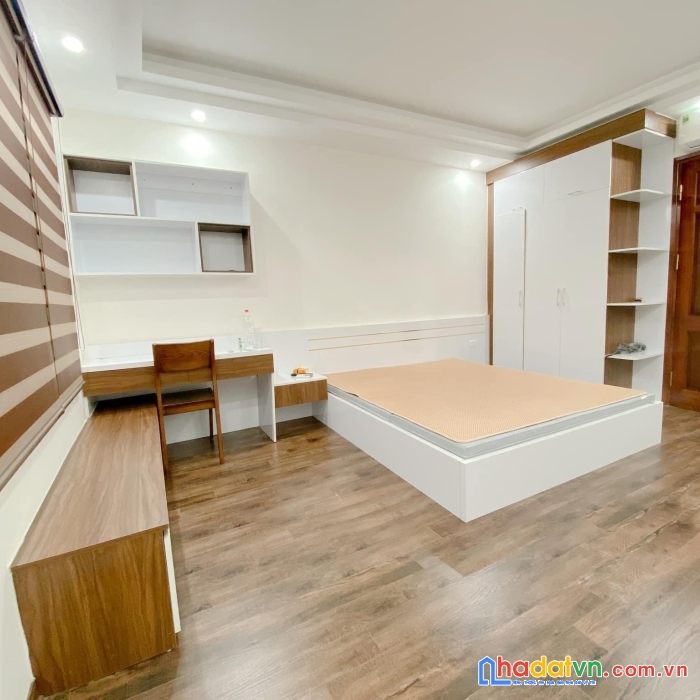 0904.688.633  bán nhà phố trần thái tông cầu giấy 55m2, 6 tầng lô góc, 3 thoáng, nhà mới hiện đại