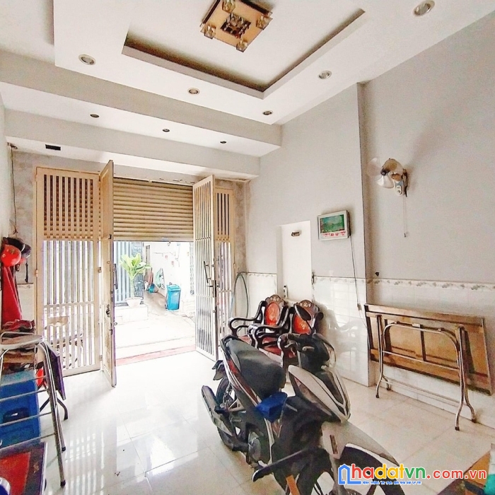 Chính chủ bán nhà 2 tầng đường hương lộ 2, hẻm xe hơi, 64m2 chỉ 4.7 tỷ, gần ngã tư bốn xã.