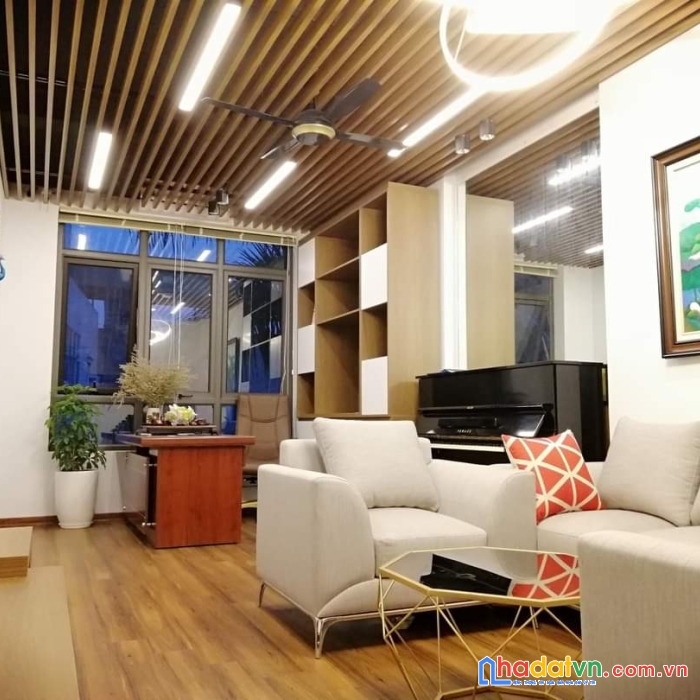 Hoàng quốc việt dt rộng , mt khủng 8m, ô tô vào, kinh doanh vp, spa 80m chỉ 15.9 tỷ