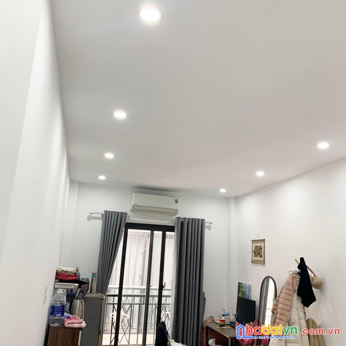 Hot !! 0904.688.633 bán  nhà cầu giấy 32m2, 5 tầng nhà còn mới đẹp ở ngay chi 3,7 tỷ ngõ thông