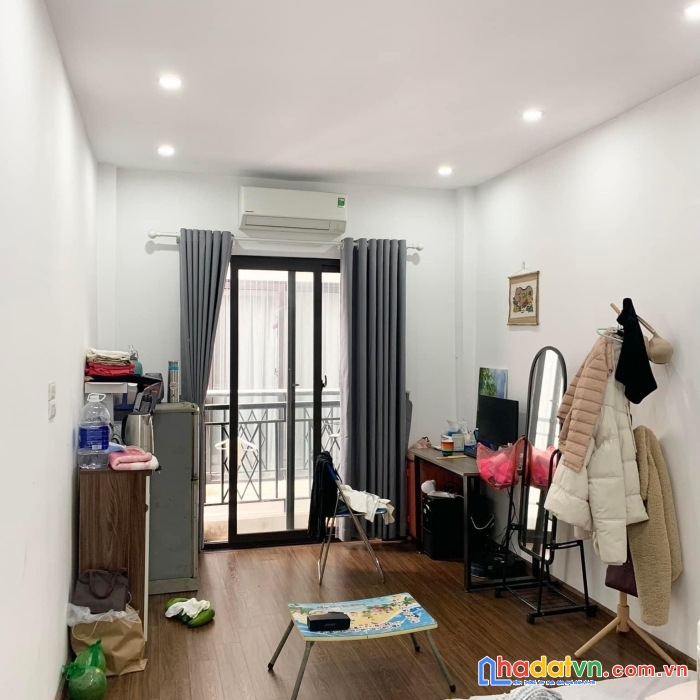 Hot !! 0904.688.633 bán  nhà cầu giấy 32m2, 5 tầng nhà còn mới đẹp ở ngay chi 3,7 tỷ ngõ thông