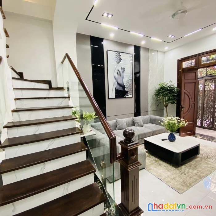 Đê la thành nhà ở ngay gần ô tô 35m 4ty6