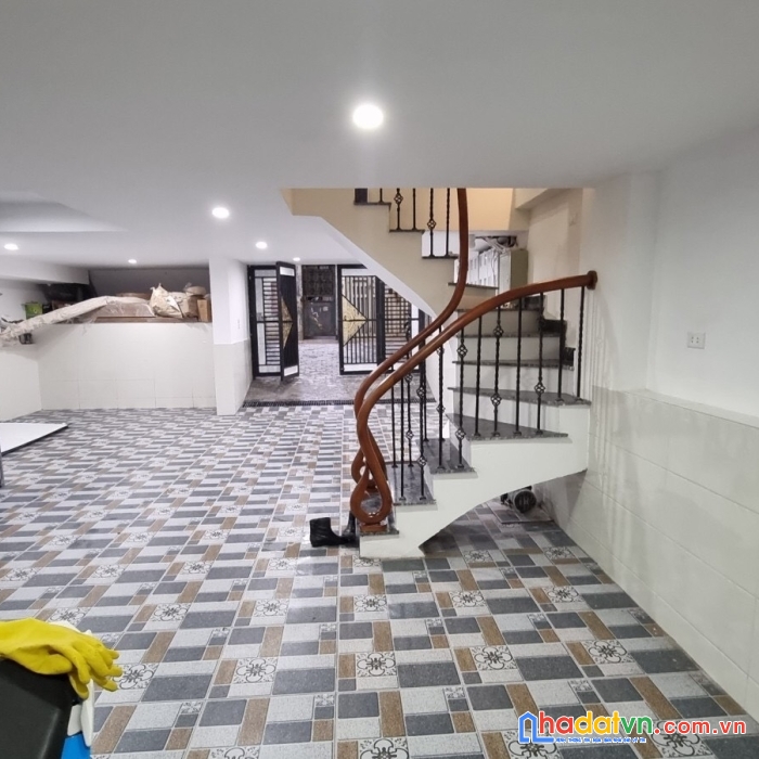 Bán nhà trích sài, hồ tây 100m2 9t thang máy, mới kính cong, kinh doanh. 0912288365