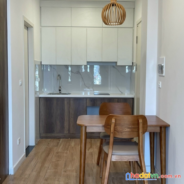 Bán nhà trích sài, hồ tây 100m2 9t thang máy, mới kính cong, kinh doanh. 0912288365