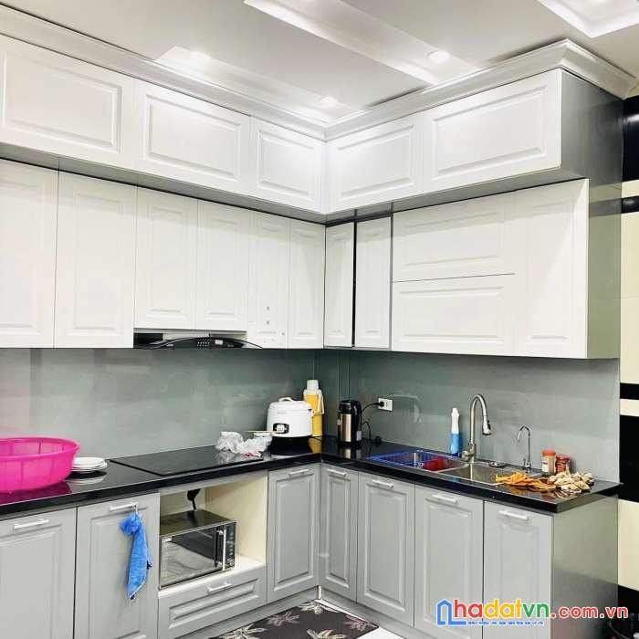 Bán nhà chính chủ cầu giấy 46m2, 5 tầng cạnh phố ngõ thông thoáng chỉ hơn 5 tỷ tặng nội thất vip