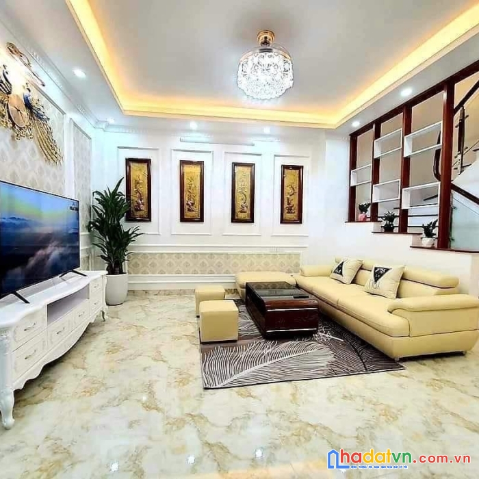 Nhà đẹp ở ngay, full nội thất cao cấp đại la, hai bà trưng 35m2.