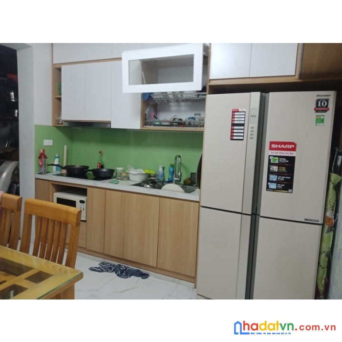 Bán tập thể vĩnh hồ 90m2, trước nhà có sân chơi, tiện ích ngập tràn, lh 0966037496