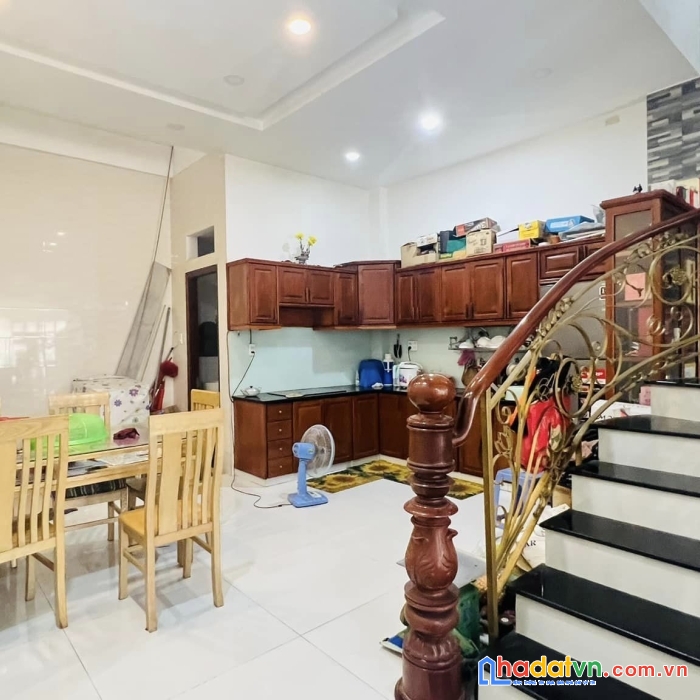 Bán nhà 5 tầng, 80m2,ngang 5m, giáp tân phú,nhà mới ô tô vào nhà,