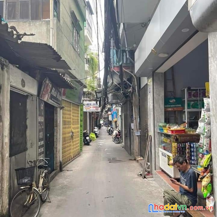 Ô tô cách nhà 10m, nhà sát phố minhkhai, 4 tầng, chỉ 2,35 tỷ, sổ đỏ riêng chính chủ