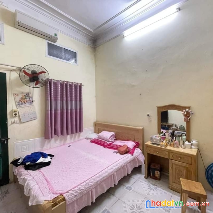 Ô tô cách nhà 10m, nhà sát phố minhkhai, 4 tầng, chỉ 2,35 tỷ, sổ đỏ riêng chính chủ