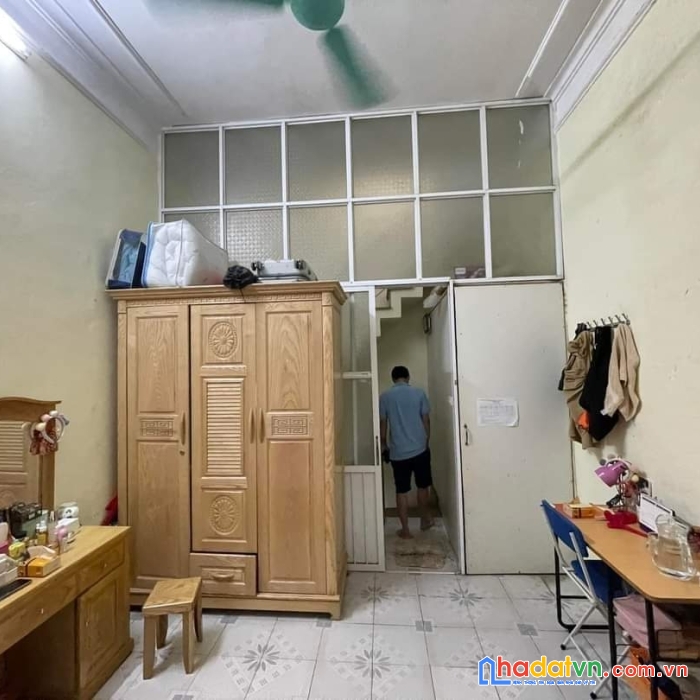 Ô tô cách nhà 10m, nhà sát phố minhkhai, 4 tầng, chỉ 2,35 tỷ, sổ đỏ riêng chính chủ