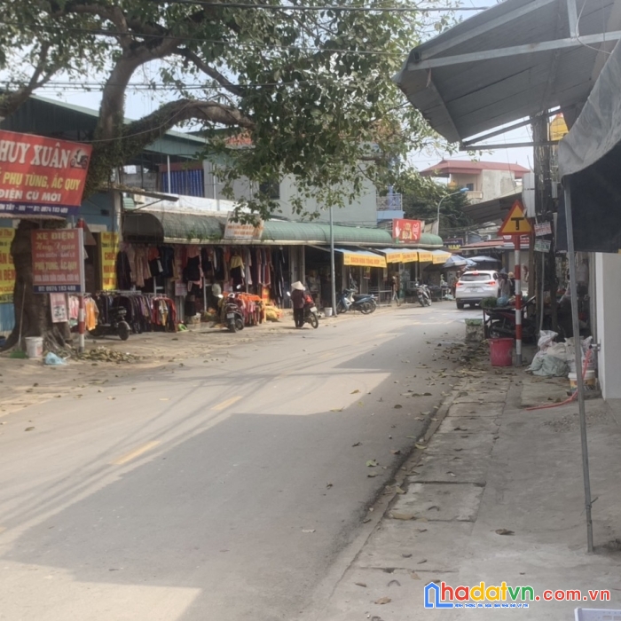 Khách ko xoay được tiền bỏ cọc nên e đăng bán tiếp mảnh đất 61m2 full thổ cư mặt tiền 4,8m, đi bộ