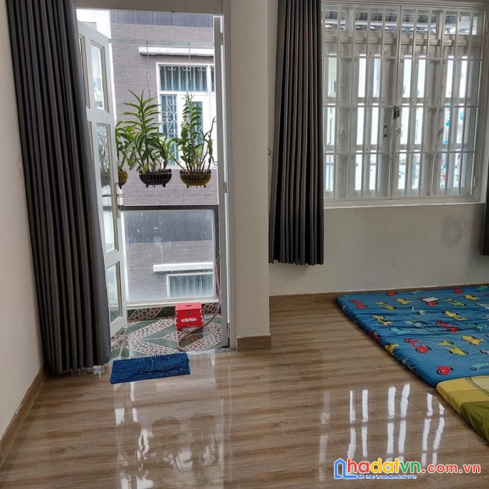 Giảm sâu...từ 5.8 tỷ còn 4.999 tỷ-nhà 3 tầng sát mặt tiền k.d vương
