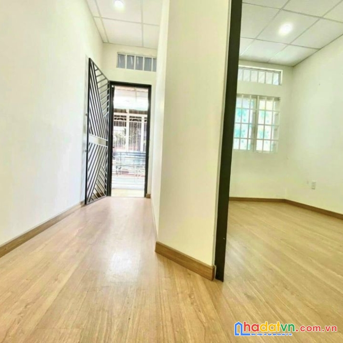 Bán nhà đường song hành, trung mỹ tây, ngay ngã tư an sương, shr