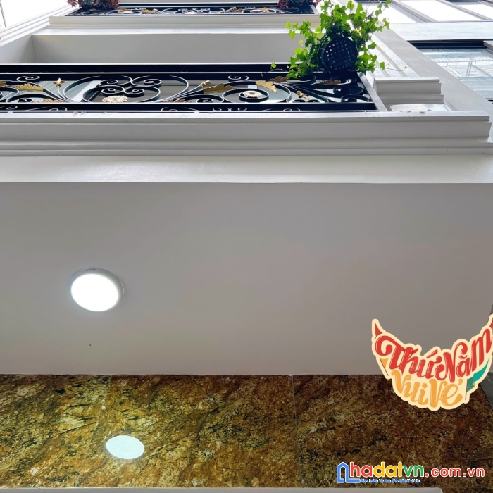 Siêu phẩm nhà 5 tầng  giá: 6.38 tỷ - phân lô ôtô tránh ôtô vào nhà dt:40m2 5 tầng 4 phòng ngủ chủ