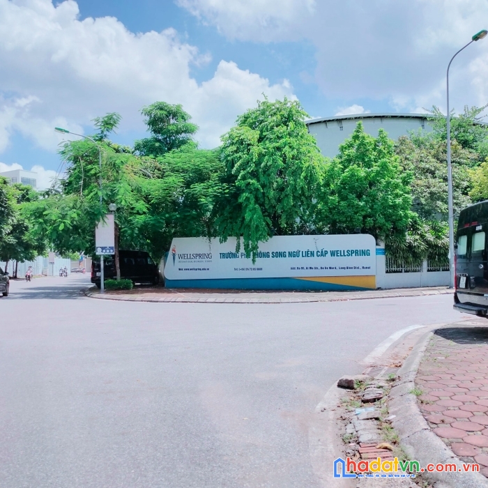 Thửa đất hiếm phố ái mộ, dt81m2, đối diện wellspring, đường rộng 16m, vỉa hè 2 bên.