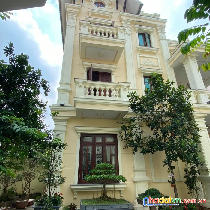 Biệt thự xuân đỉnh, 300m2, sân vườn thoáng mát, không có căn thứ 2, chỉ 50tr/m2