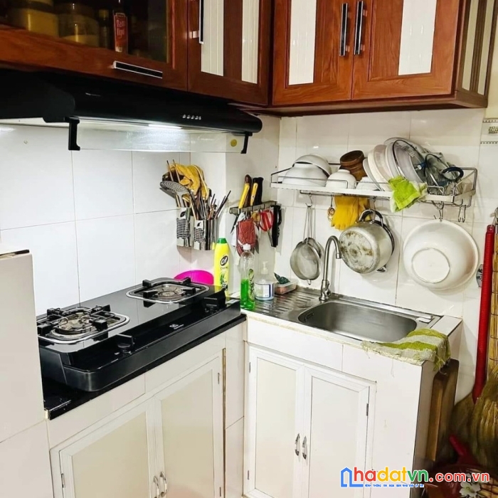 Nhà bán 3 tầng gần mặt tiền phạm thế hiển p2q8 - giá : 2.1 tỷ